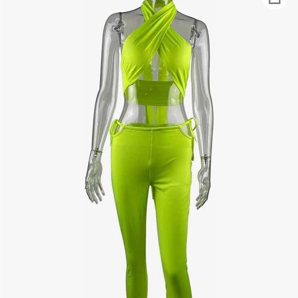 Two Piece Set 💚 - Picture 3 of 6